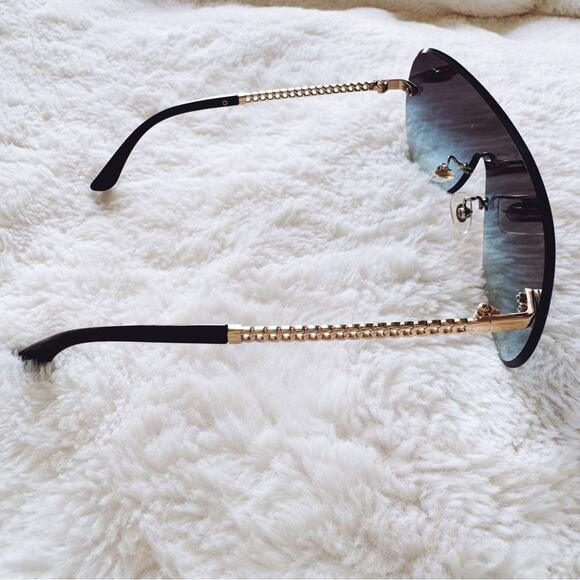 Jasmine Clear Blue Sleek Single-Lens Sunglasses - Picture 7 of 11